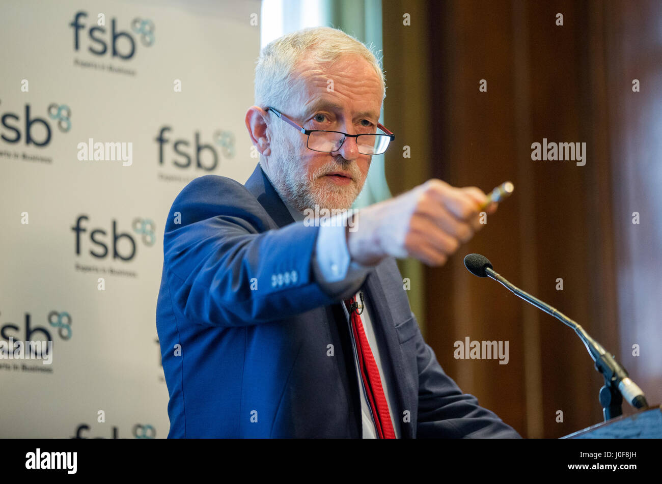 Leader syndical, Jeremy Corbyn donne un discours à la Fédération des petites entreprises Banque D'Images