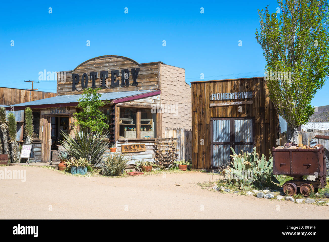 Ville pionnière dans la région de Yucca Valley, Californie, USA. Banque D'Images