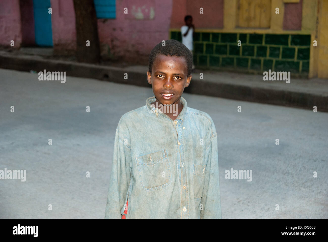 Portrait d'un garçon éthiopien dans les rues de Dire Dawa, Ethiopie Banque D'Images