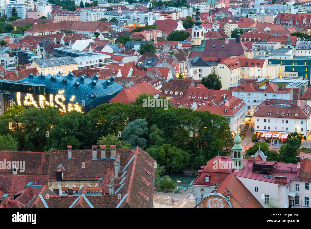 Vue sur la ville et les toits, Graz, Autriche Banque D'Images