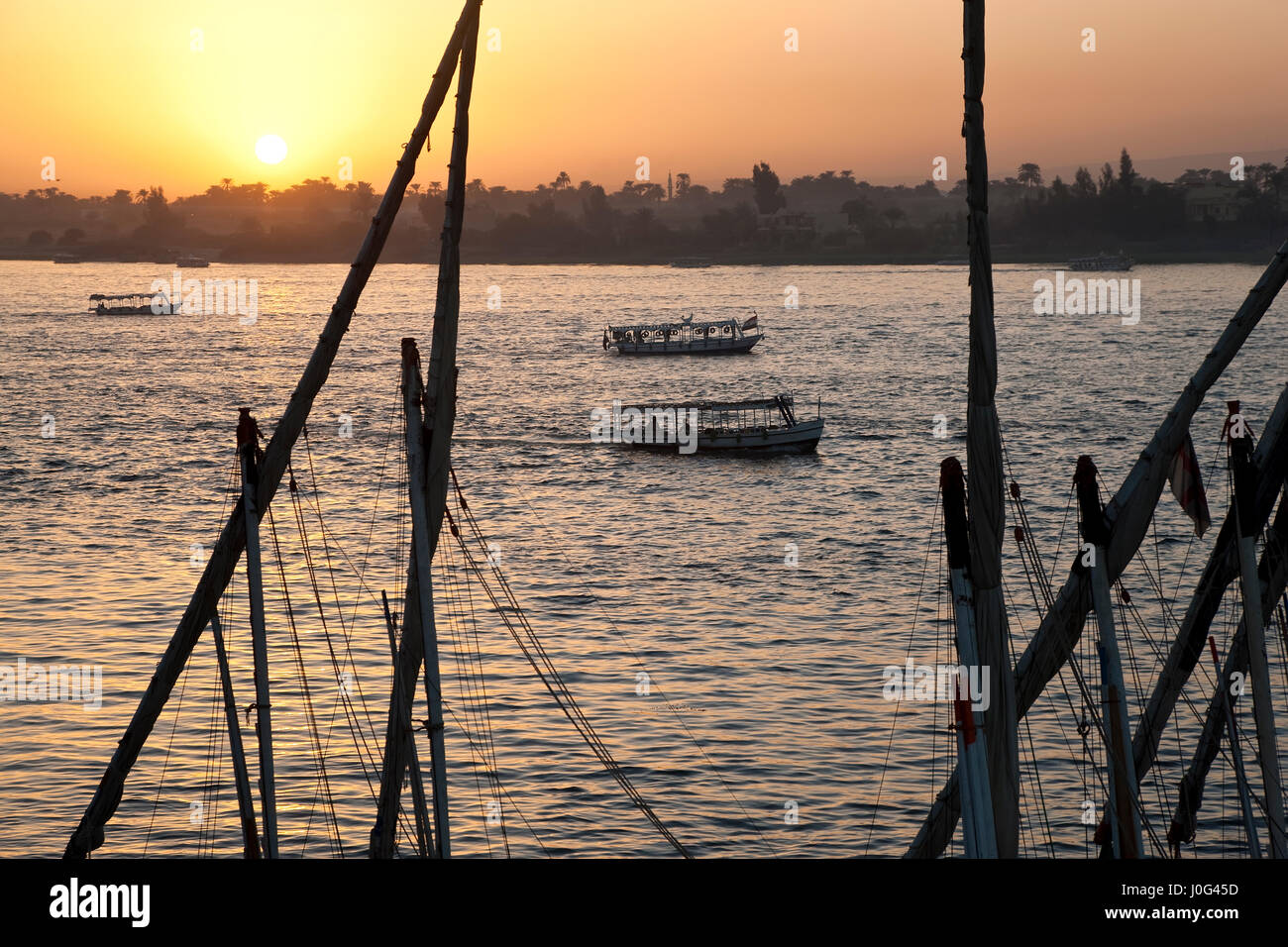 Coucher de soleil sur le Nil, Louxor, Egypte Banque D'Images