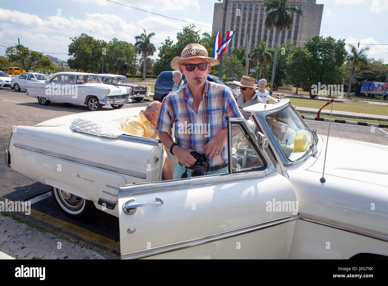 Touriste avec un cigare, La Havane, Cuba Banque D'Images
