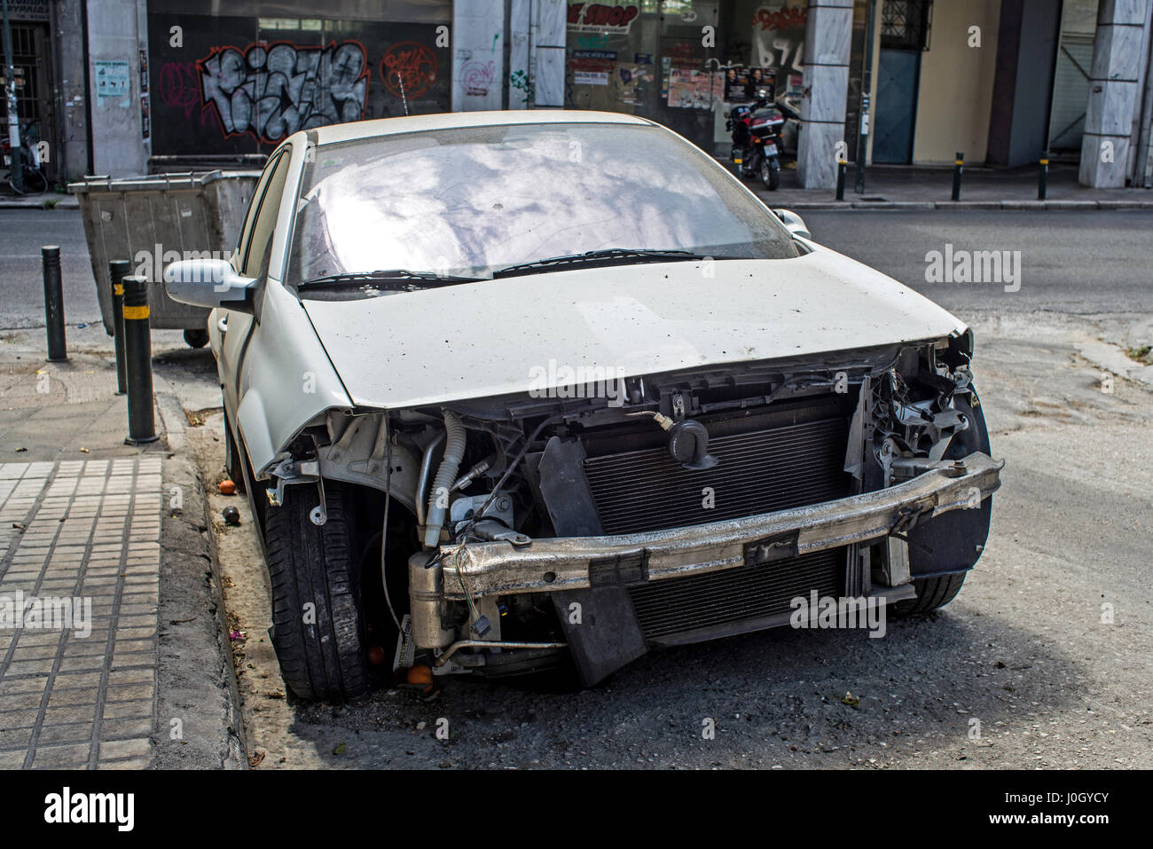 Voiture endommagée Banque de photographies et d’images à haute résolution Alamy