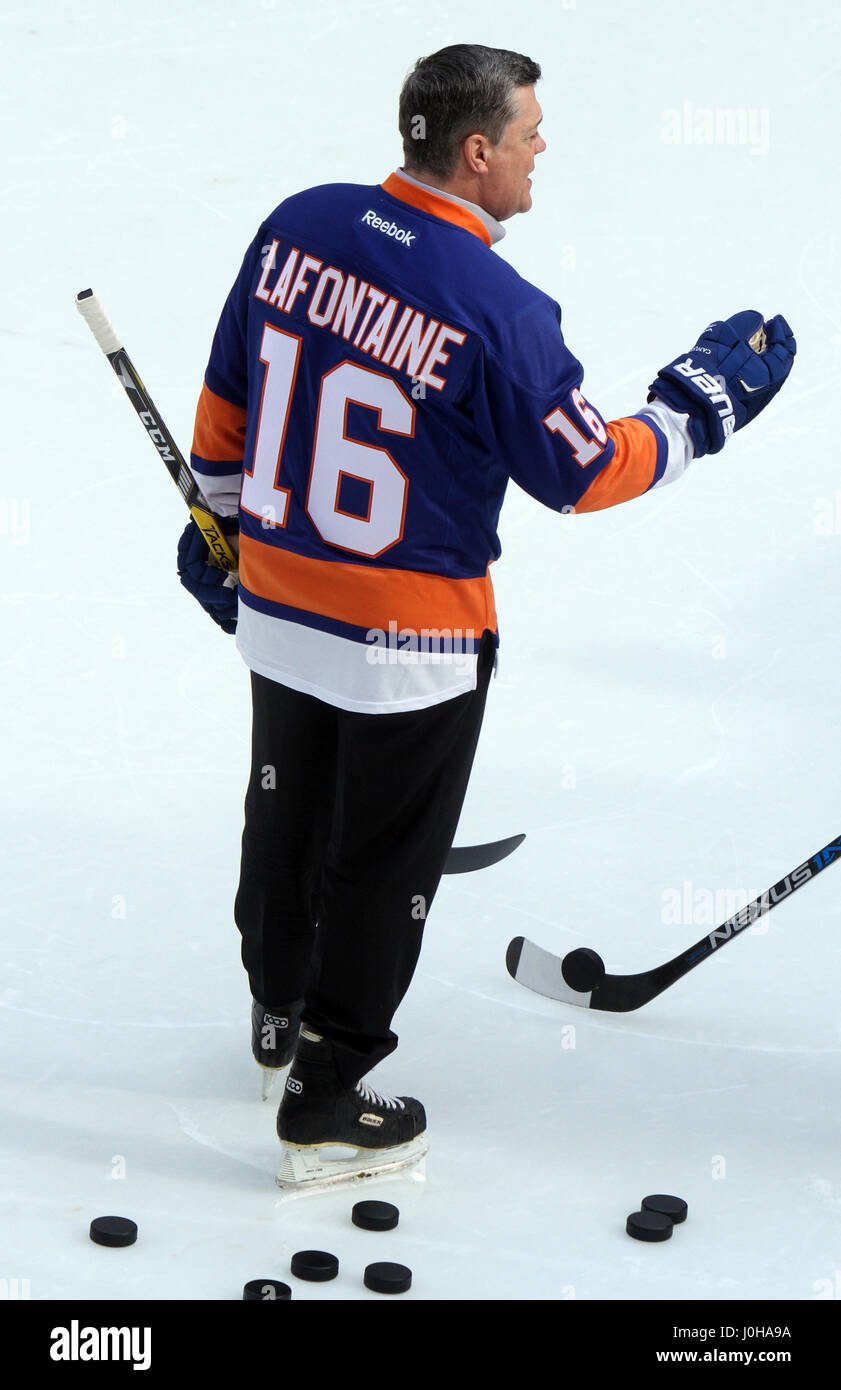 Pat Lafontaine Banque De Et D Images Haute R Solution New York Ny Usa 13 Avr 2017 Pat Lafontaine A La Nbcs Today Show Qui Celebre Les De La Coupe Stanley De 2017 A New York City Le 13 Avril 2017 Credit Rw Media Alamy Punch Live News J0ha9a 