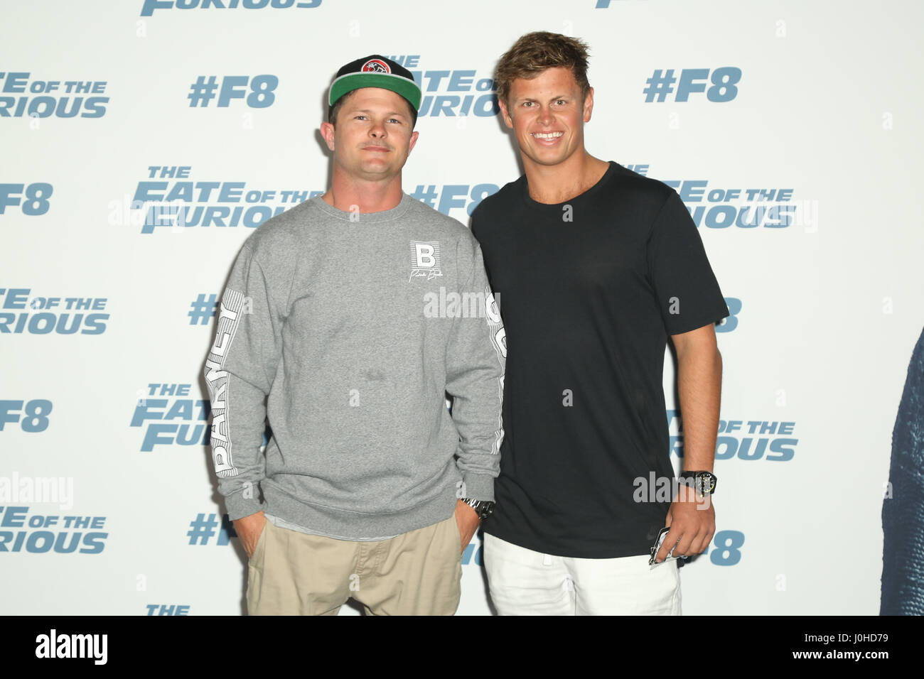 Andrew Reid et Harrison Reid (Bondi Rescue de sauveteurs) arrive sur le tapis rouge pour la première de The Sydney sort des furieux à l'Ent, Hoyts Banque D'Images