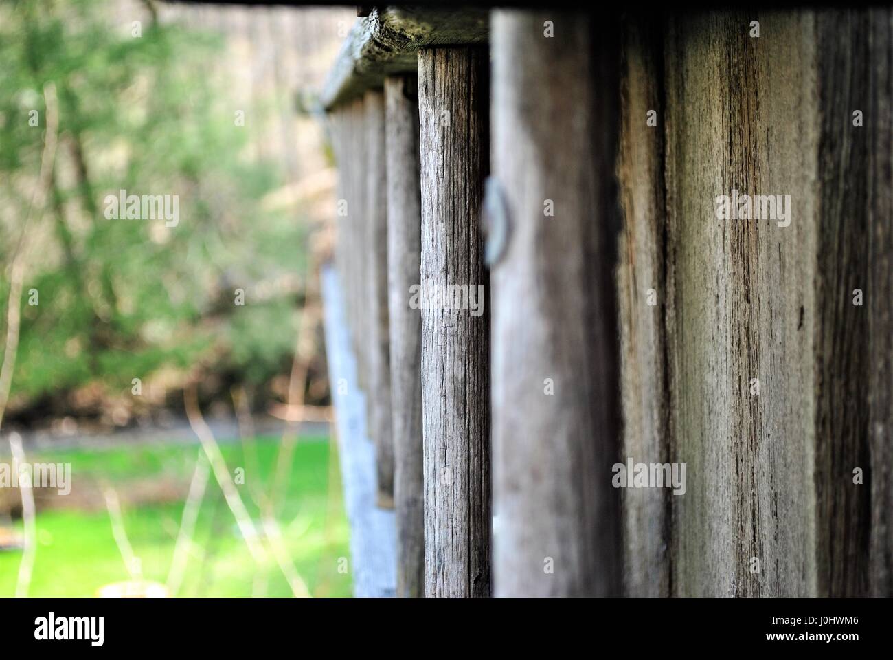 Close up d'une échelle fixée sur un mur Banque D'Images