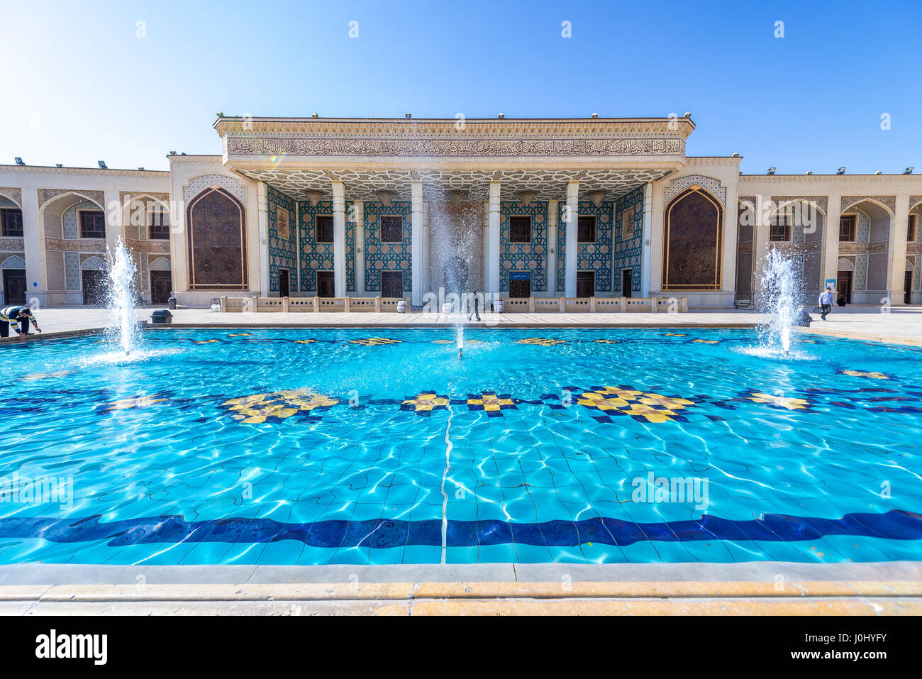 Partie du complexe de mosquée et Mausolée de Shah Cheragh à Shiraz, ville capitale de la province du Fars en Iran Banque D'Images