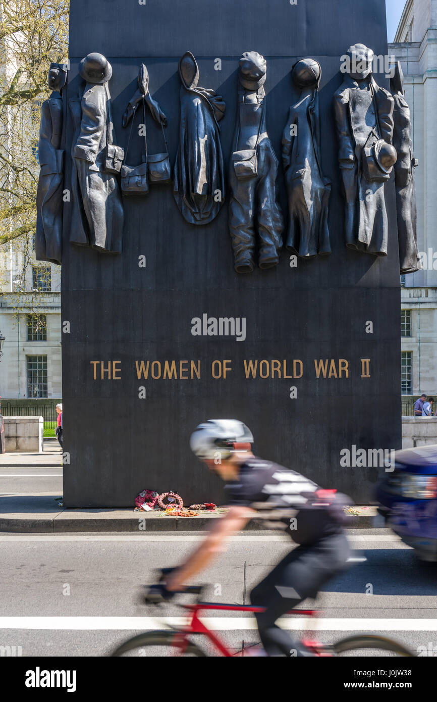 Les femmes de World War II Memorial est un monument commémoratif de guerre situé sur Whitehall, au centre de Londres. Banque D'Images