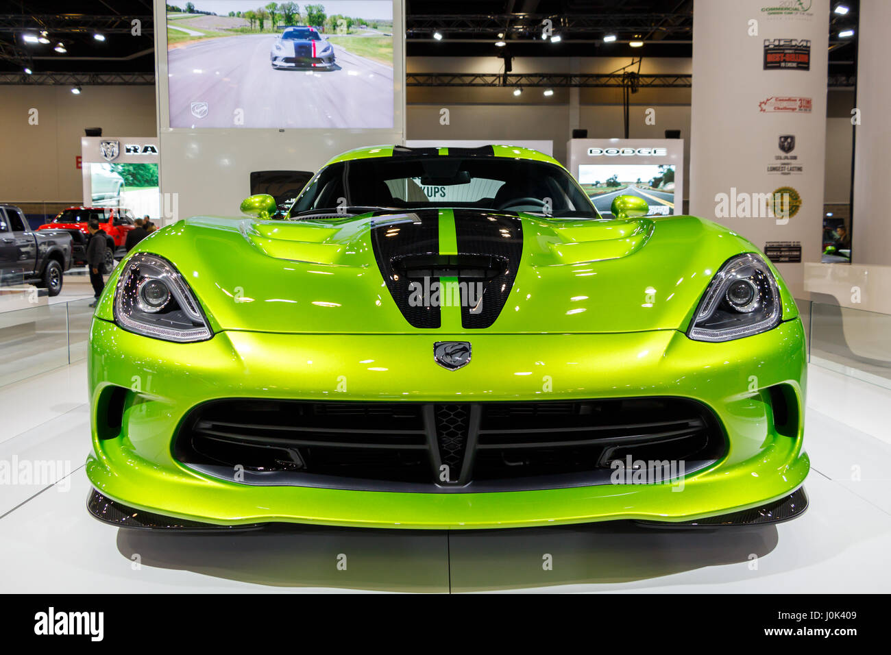 Vancouver - Canada, vers 2017 : Dodge Viper GT en vert lime Banque D'Images