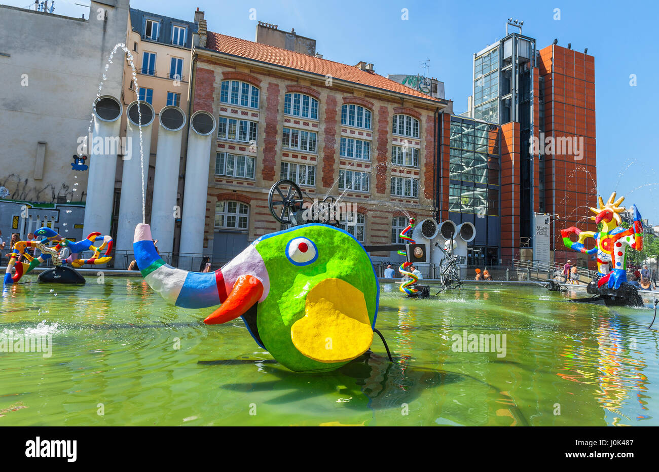 Fontaine artistique du centre George Pompidou Banque D'Images