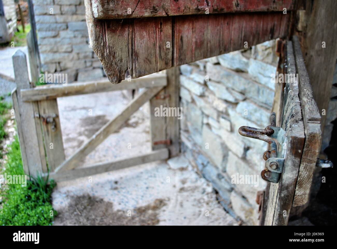 Ouvrir la porte stable Banque D'Images