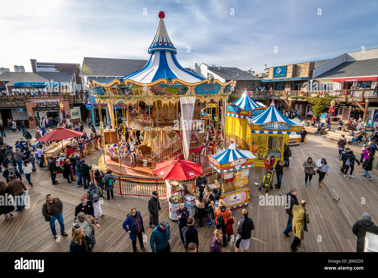 Pier 39 magasins et Carousel à Fishermans Wharf - San Francisco, California, USA Banque D'Images