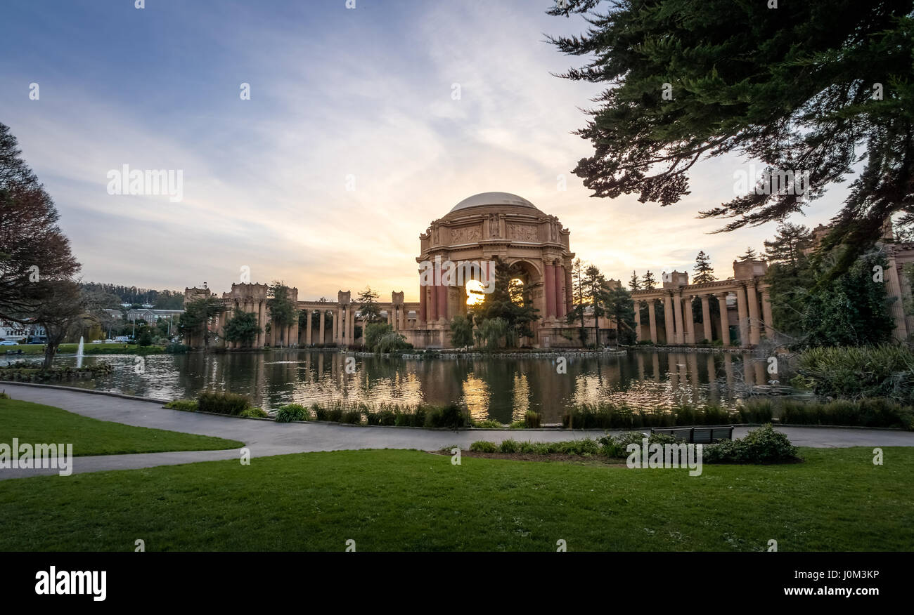 Coucher du soleil au Palais des Beaux-arts - San Francisco, California, USA Banque D'Images