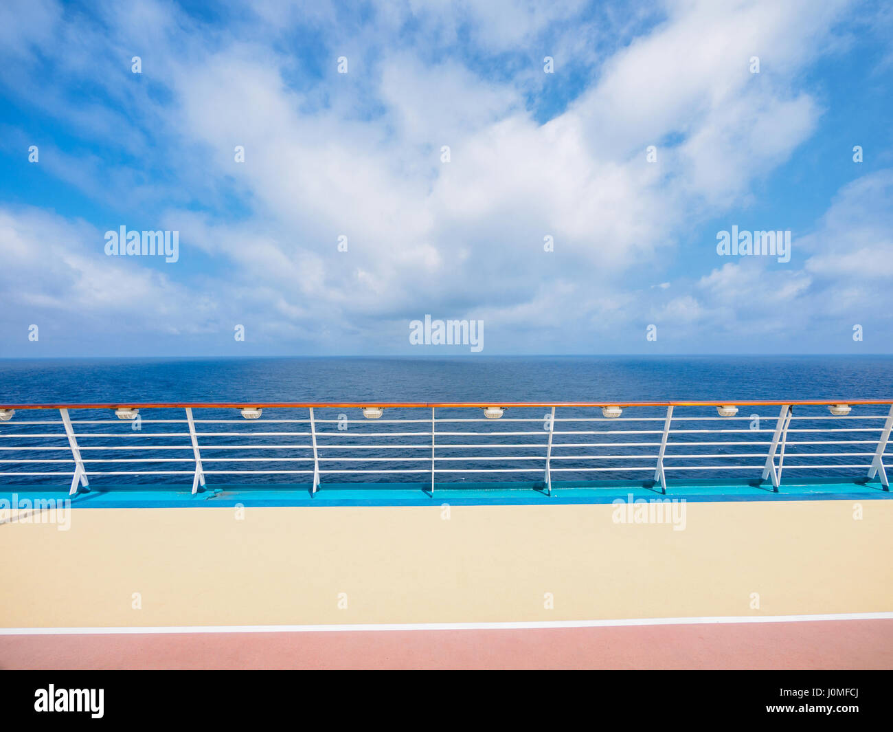 Pont du navire de croisière de luxe Banque D'Images