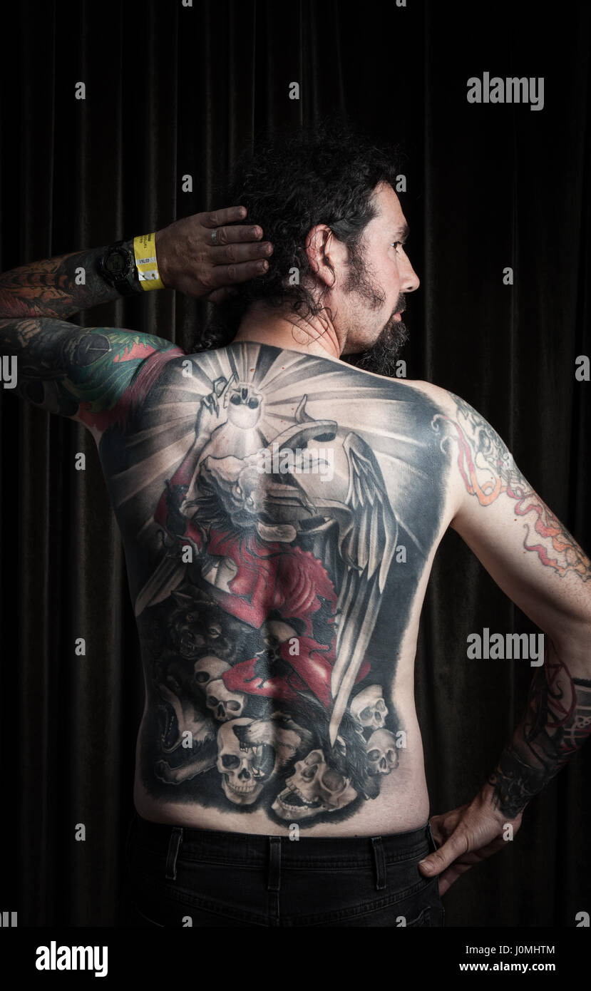 GALWAY, IRLANDE - Septembre 12 : Portrait d'un homme non identifié avec tattoo qui prenait part à la 3e Annual International Tattoo Show , Galway Banque D'Images