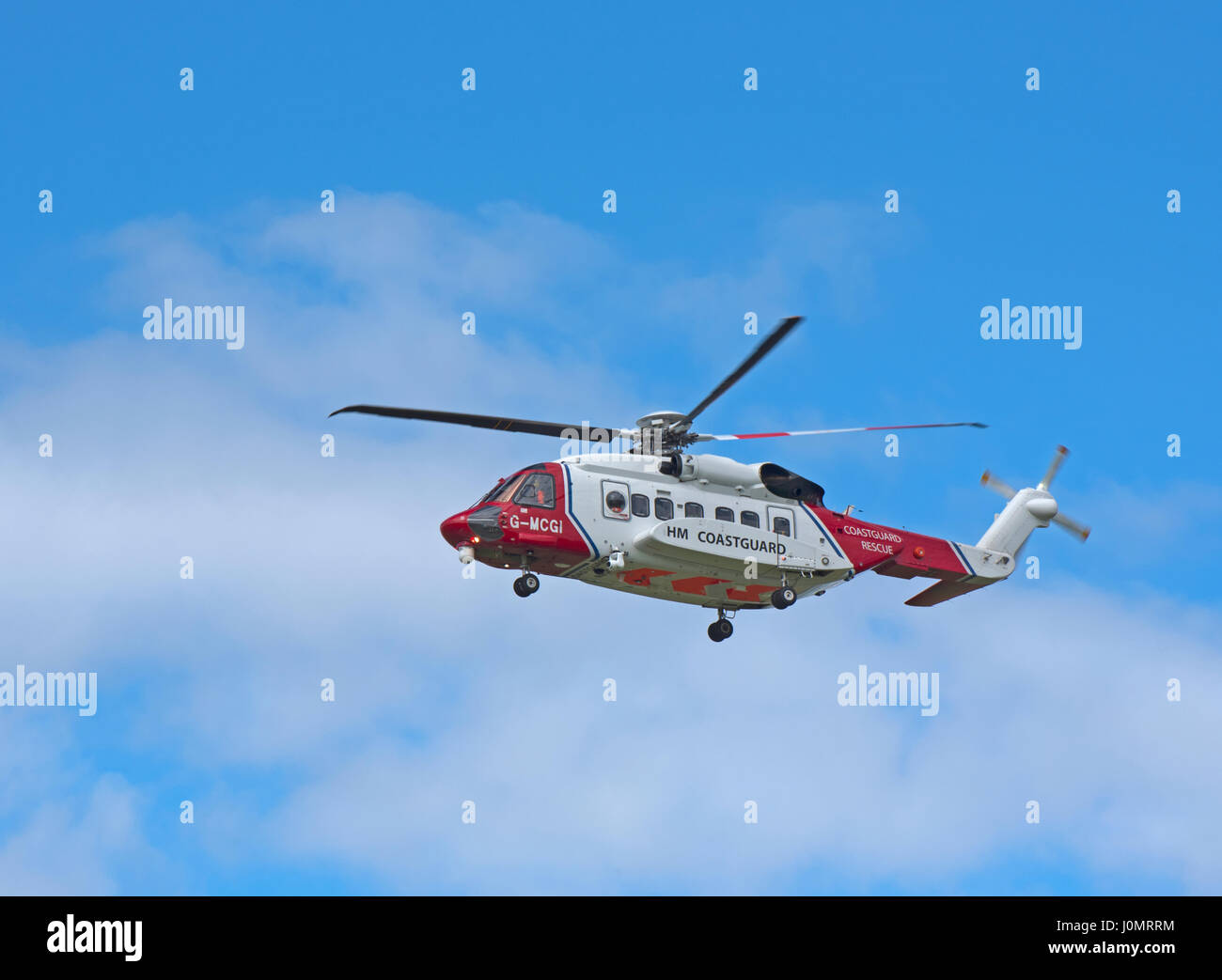 Garde-côtes britanniques un hélicoptère Sikorsky S-92G-MCGI en partant de sa base sur l'aéroport de Inverness Dalcross légende d'urgence. Banque D'Images Garde-côtes britanniques un hélicoptère Sikorsky S-92G-MCGI en partant de sa base sur l'aéroport de Inverness Dalcross légende d'urgence. Banque D'Images