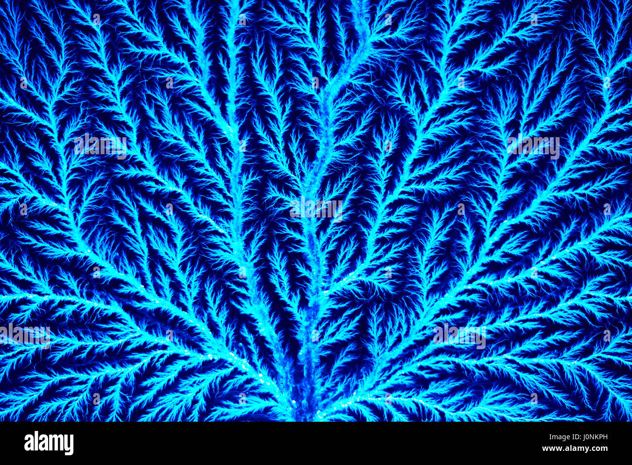Ramification lumineux bleu motif étincelle de décharge électrique haute tension Banque D'Images