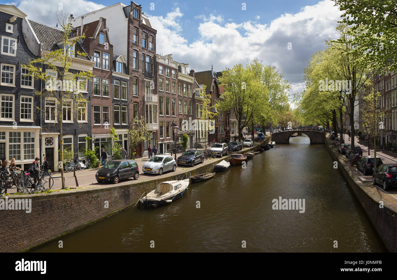 Façades de maisons historiques au Reguliersgracht dans le quartier du Canal à Amsterdam, Pays-Bas, Europe. Banque D'Images
