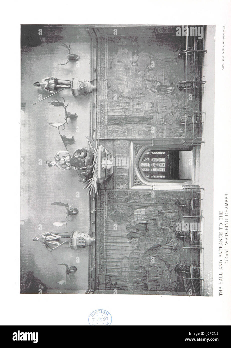 Cette œuvre illustrée offre un voyage pittoresque le long de la Tamise, mettant en évidence les principaux sites et monuments historiques de Richmond à Oxford. Le livre capture la beauté naturelle et le patrimoine culturel de la région. Banque D'Images