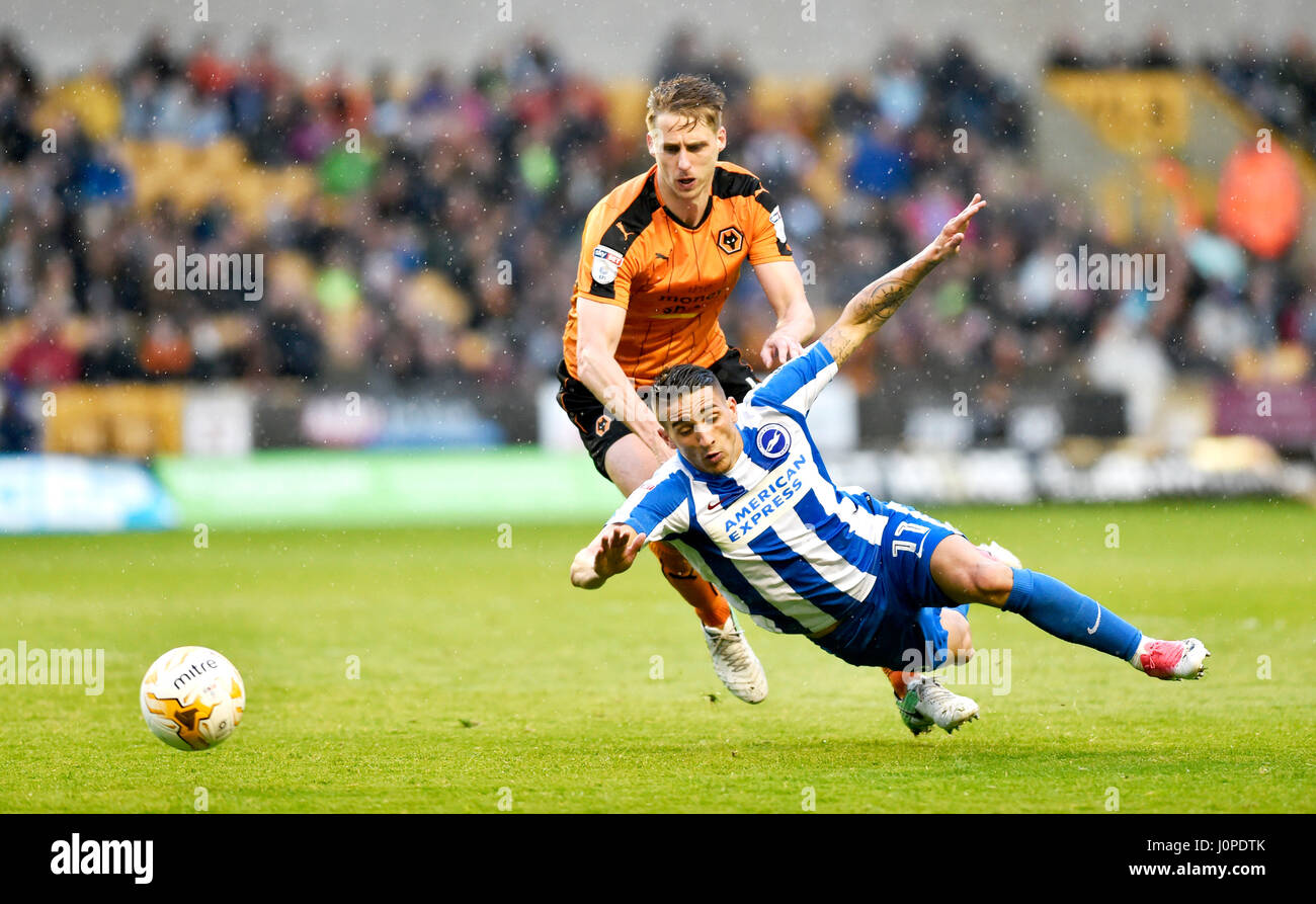 Anthony Knockaert de Brighton est présenté au cours de la Sky Bet Championship match entre Wolverhampton Wanderers et Brighton and Hove Albion à Molineux à Wolverhampton. 14 avril, 2017. Utilisez uniquement rédactionnel Premier League et Ligue de football images sont soumis à licence DataCo voir www.football-dataco.com Banque D'Images