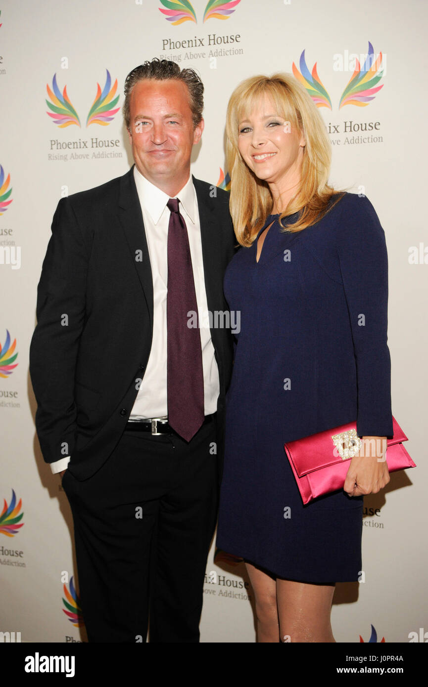 (L-R) amis acteurs Matthew Perry et Lisa Kudrow assister à la 12e édition annuelle du triomphe pour le Gala de remise des prix de l'adolescence, le 15 juin 2015 au montage Beverly Hills à Los Angeles, Californie. Banque D'Images