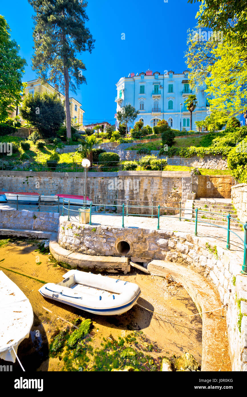 Lungomare célèbre promenade côtière en vue d'Opatija, Croatie, Kvarner Bay Banque D'Images