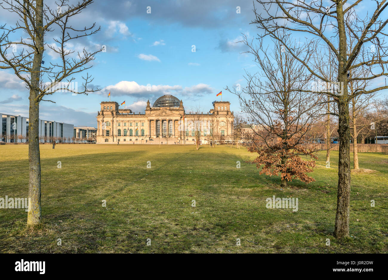 Parlement allemand Reichstag bâtiment dans le quartier gouvernemental de Berlin, Allemagne Banque D'Images