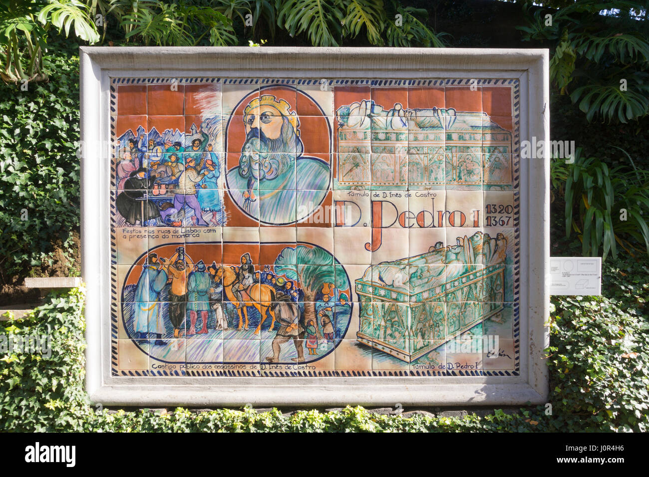 L'un des 40 panneaux de tuile, représentant des scènes de l'histoire portugaise, dans le Jardin Tropical Monte Palace, Funchal, Madère Banque D'Images