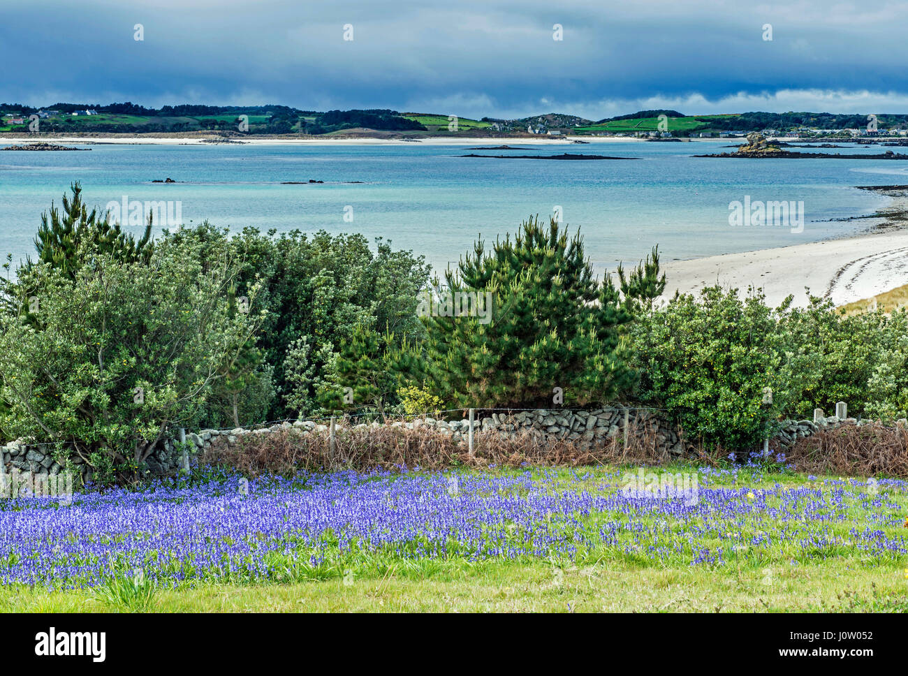 Vue depuis St Martins à Tresco dans les îles Scilly, Printemps 2017 Banque D'Images