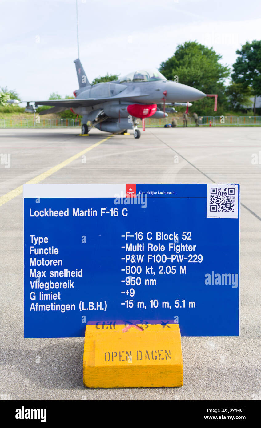 LEEUWARDEN, Pays-Bas - 10 juin 2016 : Armée de l'Air polonaise Lockheed F-16C Viper protection de l'information au cours de l'exercice Frisian Flag 2016 Banque D'Images