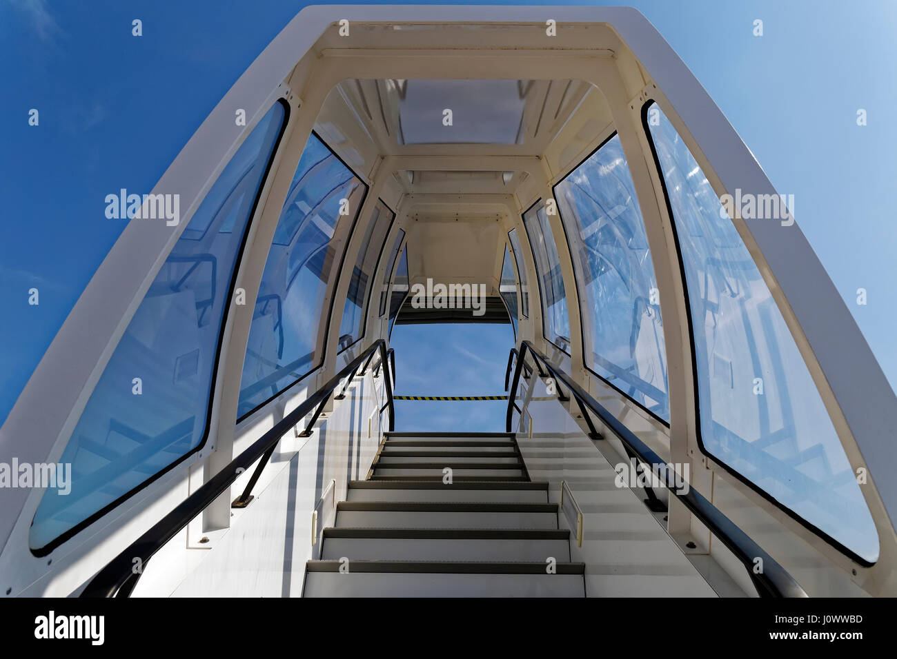 Escaliers passagers sur l'aéroport, Banque D'Images