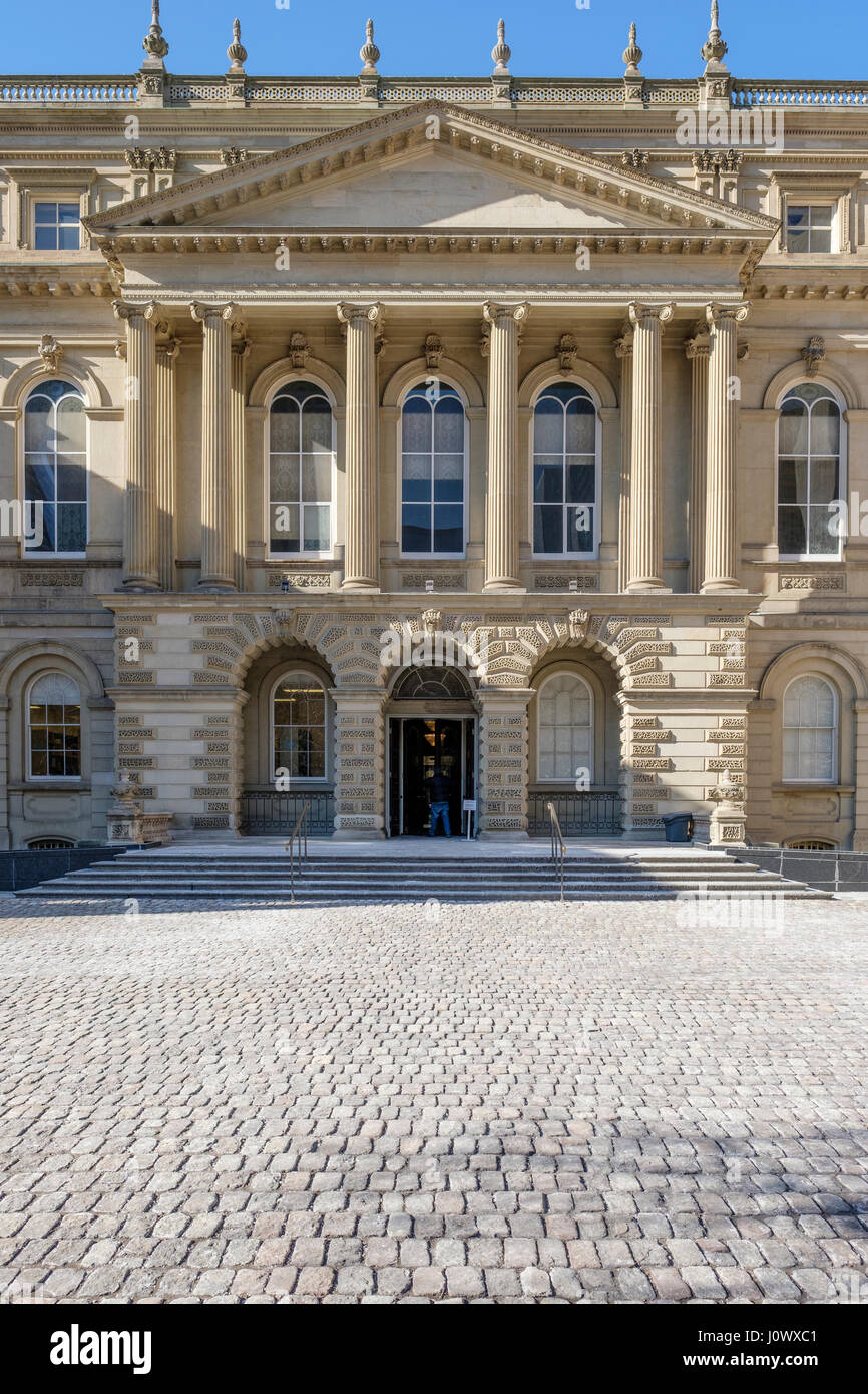 La façade de l'immeuble d'Osgoode Hall, porte avant, entrée privée, le centre-ville de Toronto, Ontario, Canada. Banque D'Images
