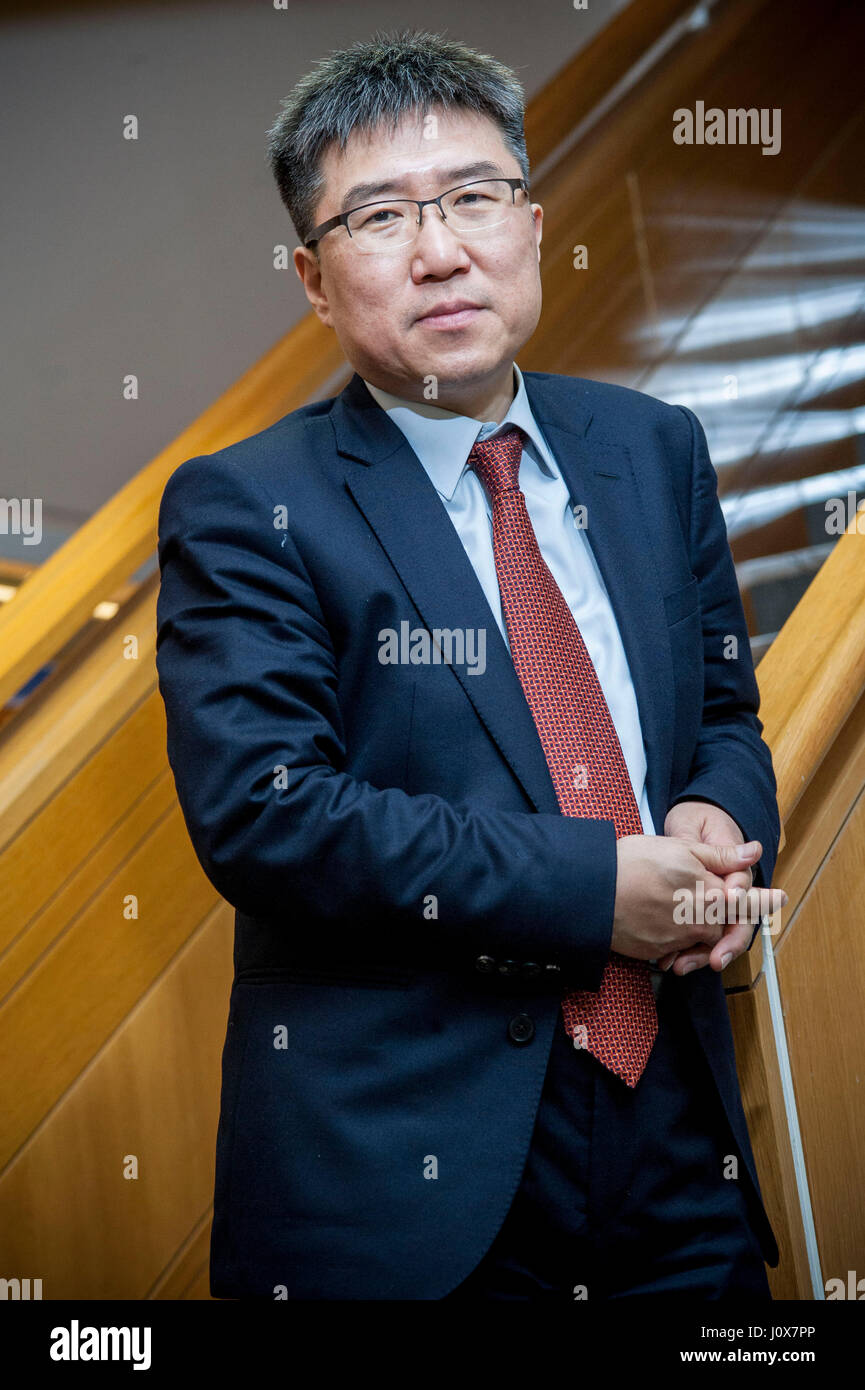 Dr Ha - Joon Chang, entraînant l'économiste coréen basé à l'Université de Cambridge et auteur de ' 23 choses qu'ils ne vous disent pas sur le capitalisme et l'Économie : Le Guide de l'utilisateur.' photographié à idées durables : Le problème avec le capitalisme 17 Février 2015 Banque D'Images