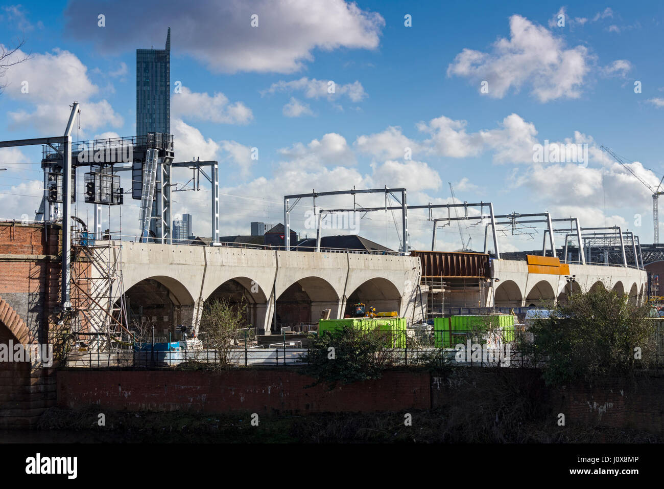 Les structures en béton pour élargir l'origine victorienne viaduc de chemin de fer, pour la nouvelle liaison ferroviaire d'Ordsall, Salford, Manchester, Angleterre, RU Banque D'Images