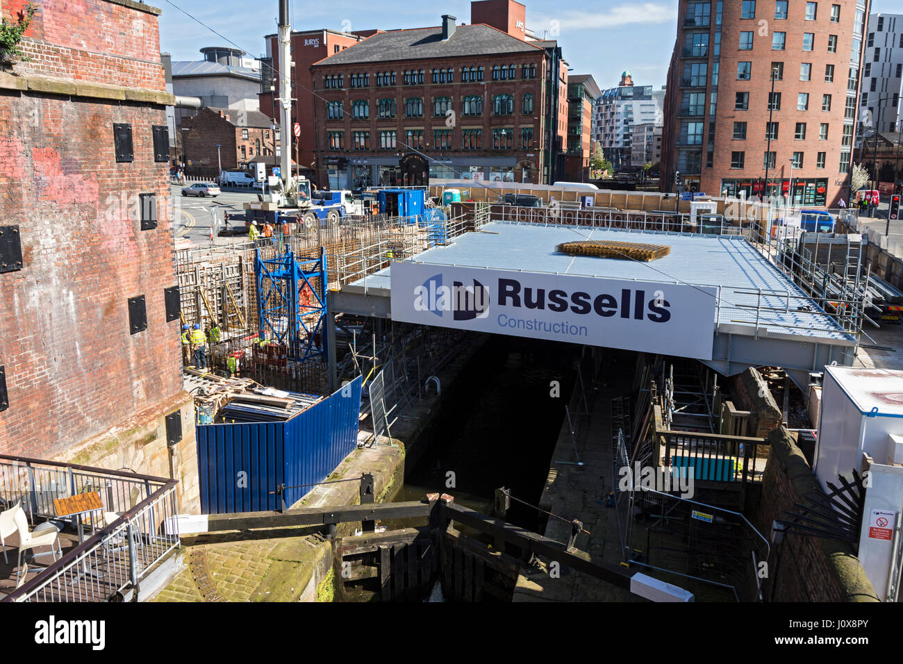 Construit sur la plate-forme temporaire p16 pour la construction de l'axe Tower apartment block, Whitworth St. West, Manchester, UK Banque D'Images