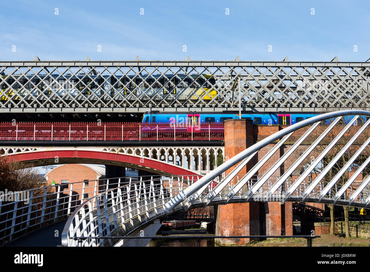 Viaducs de chemin de fer et le Pont des Marchands à Castlefield, Manchester, Angleterre, Royaume-Uni. Banque D'Images