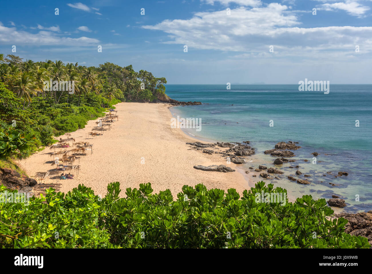 Vue sur Diamond Cliff Beach sur Koh Lanta Yai, province de Krabi, Thaïlande, Asie du Sud-Est Banque D'Images