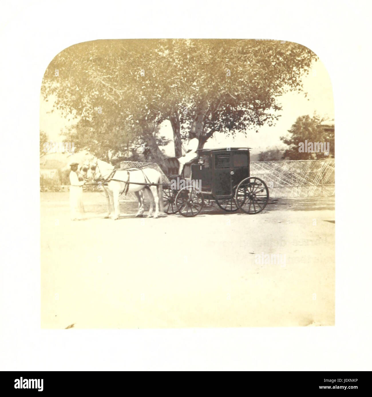 Cette collection de croquis photographiques réalisés par A. N. Scott à Hyderabad et Secunderabad en Inde fournit une représentation vivante des paysages, de l'architecture et de la vie locale dans ces villes historiques. L'œuvre comprend un commentaire descriptif de C. R. W. Banque D'Images