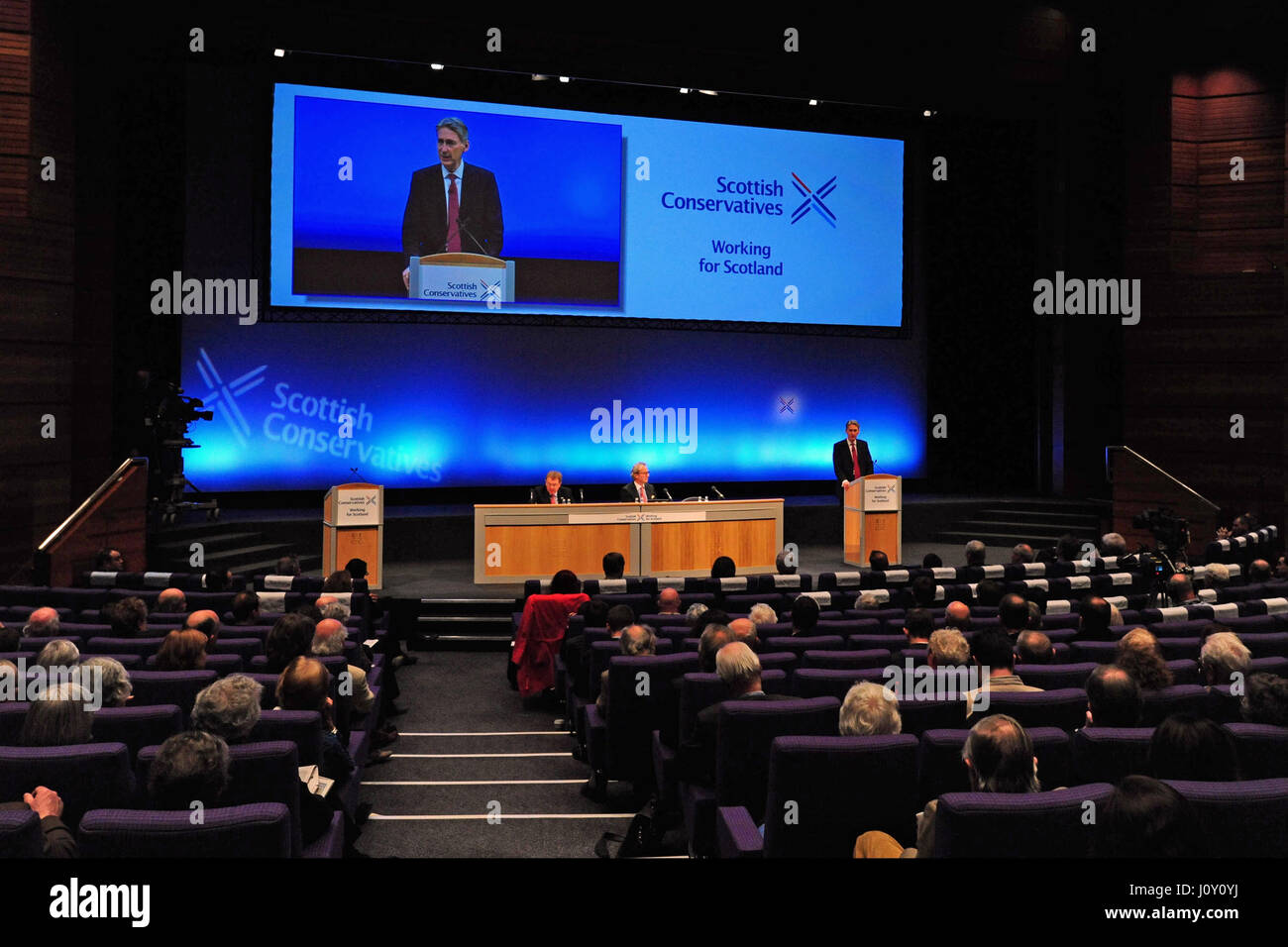 Le Secrétaire à la défense, Philip Hammond traite de la conférence du parti conservateur écossais à Édimbourg Banque D'Images