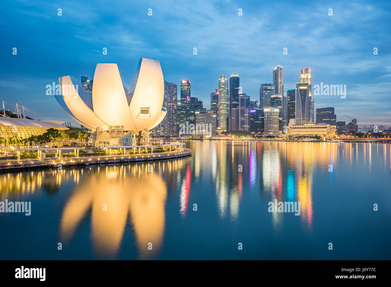 Singapore city skyline at night dans la ville de Singapour, Singapour. Banque D'Images