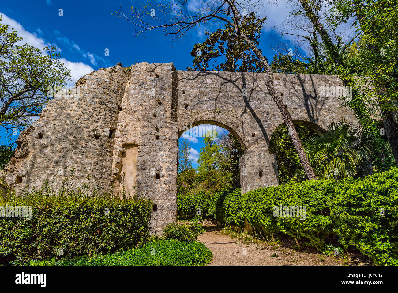 La Croatie Dalmatie arboretum de Trsteno - aqueduc Banque D'Images