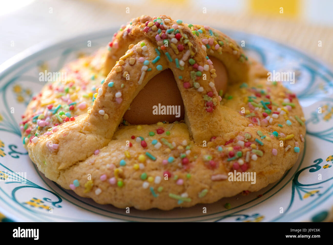 Italie Sicile Paques Gateau Typique Sicilienne Cuddura Cull Ova Photo Stock Alamy Italie Sicile Paques Gateau Typique Sicilienne Cuddura Cull Ova Photo Stock Alamy