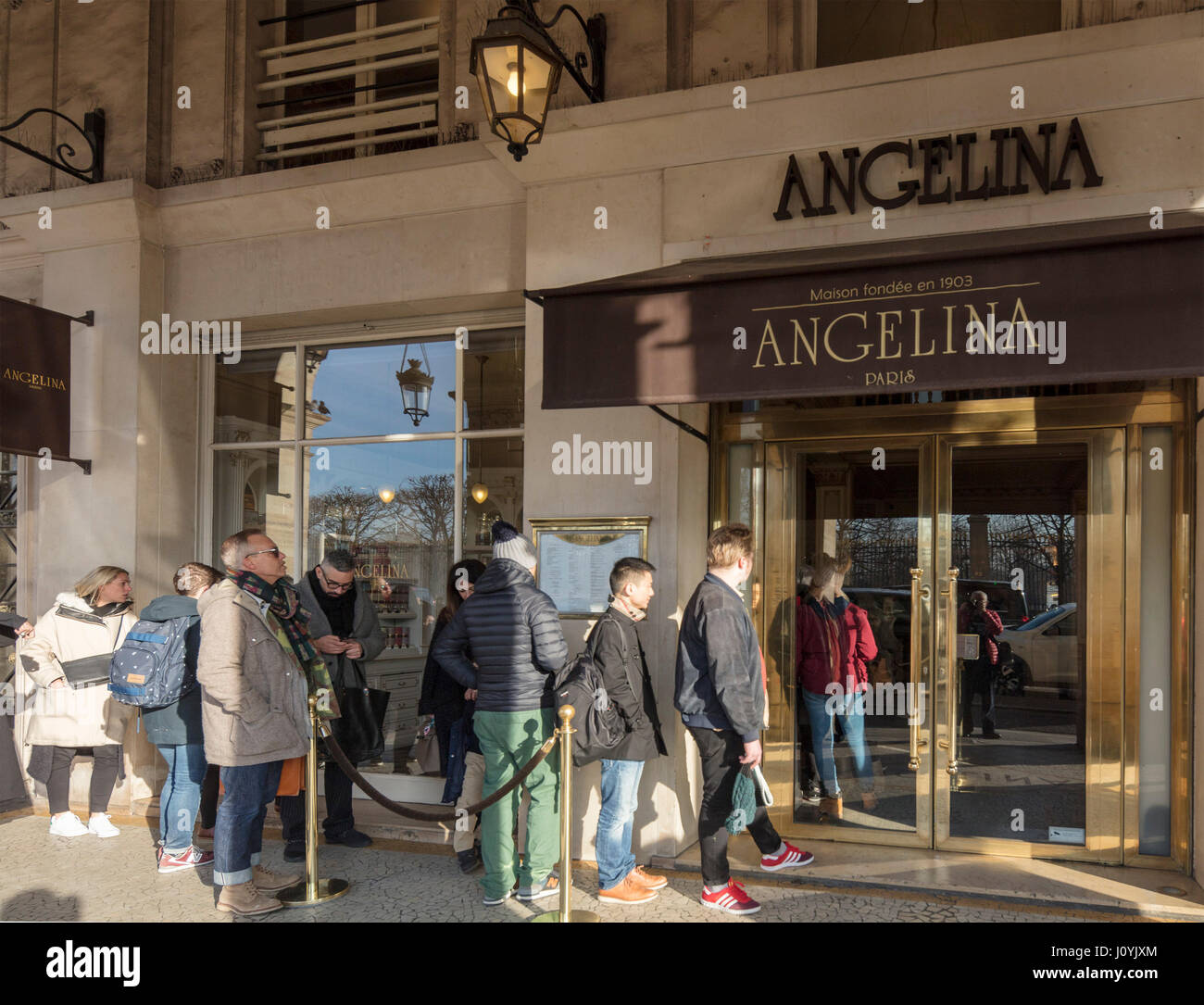 Maison de thé Angelina et café, 226 Rue de Rivoli, Paris, France Banque D'Images