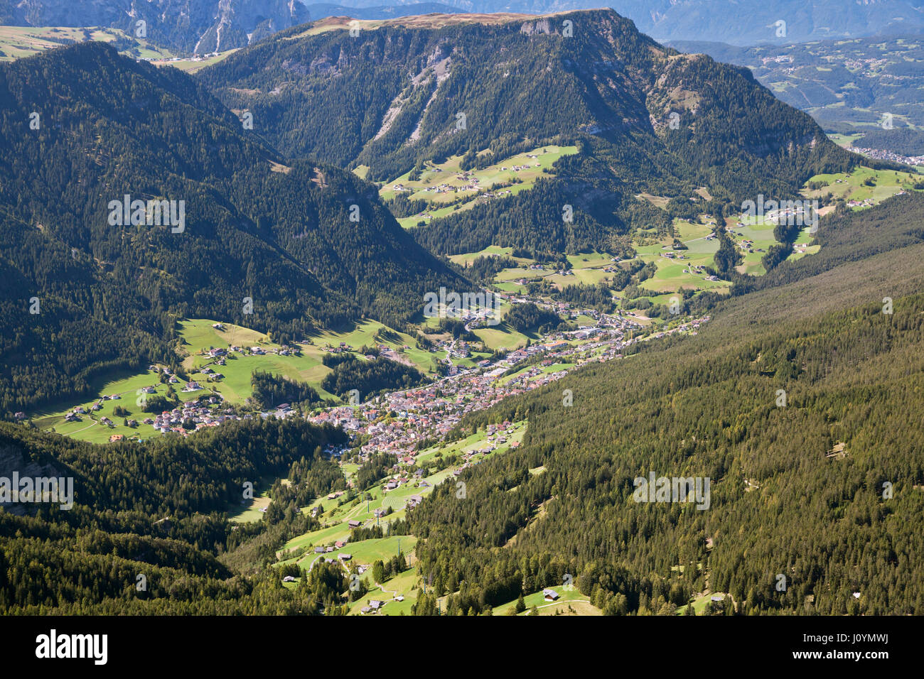 Val Gardena et Ortisei, Dolomites, Italie, vue sur une Banque D'Images