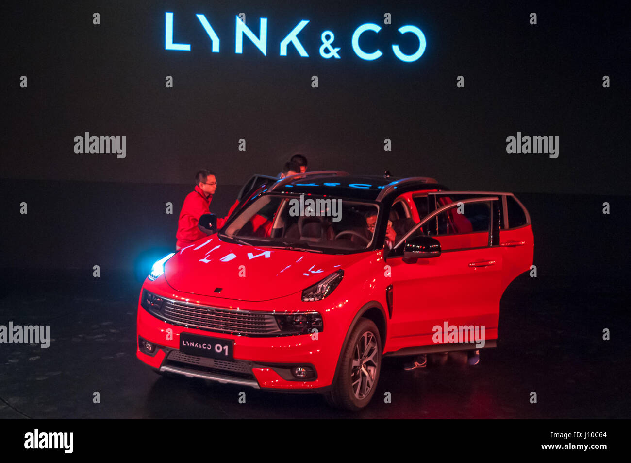 Shanghai, Chine. 16 avril, 2017. LYNK & CO 01 voiture de production en Chine lancement de la marque à Shanghai Banque D'Images