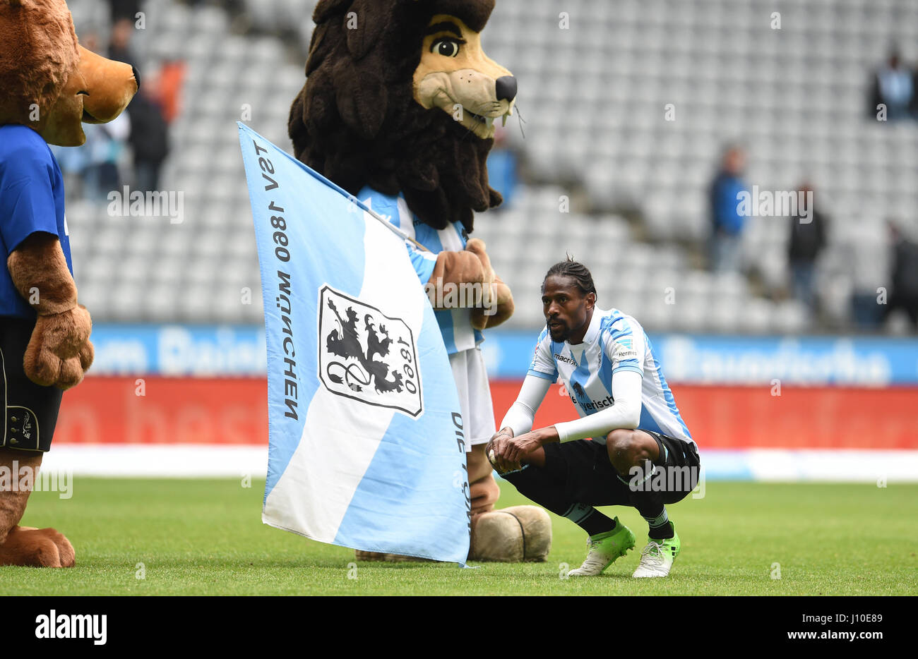 lion in arena banque d image et photos alamy coloriage de masques pj