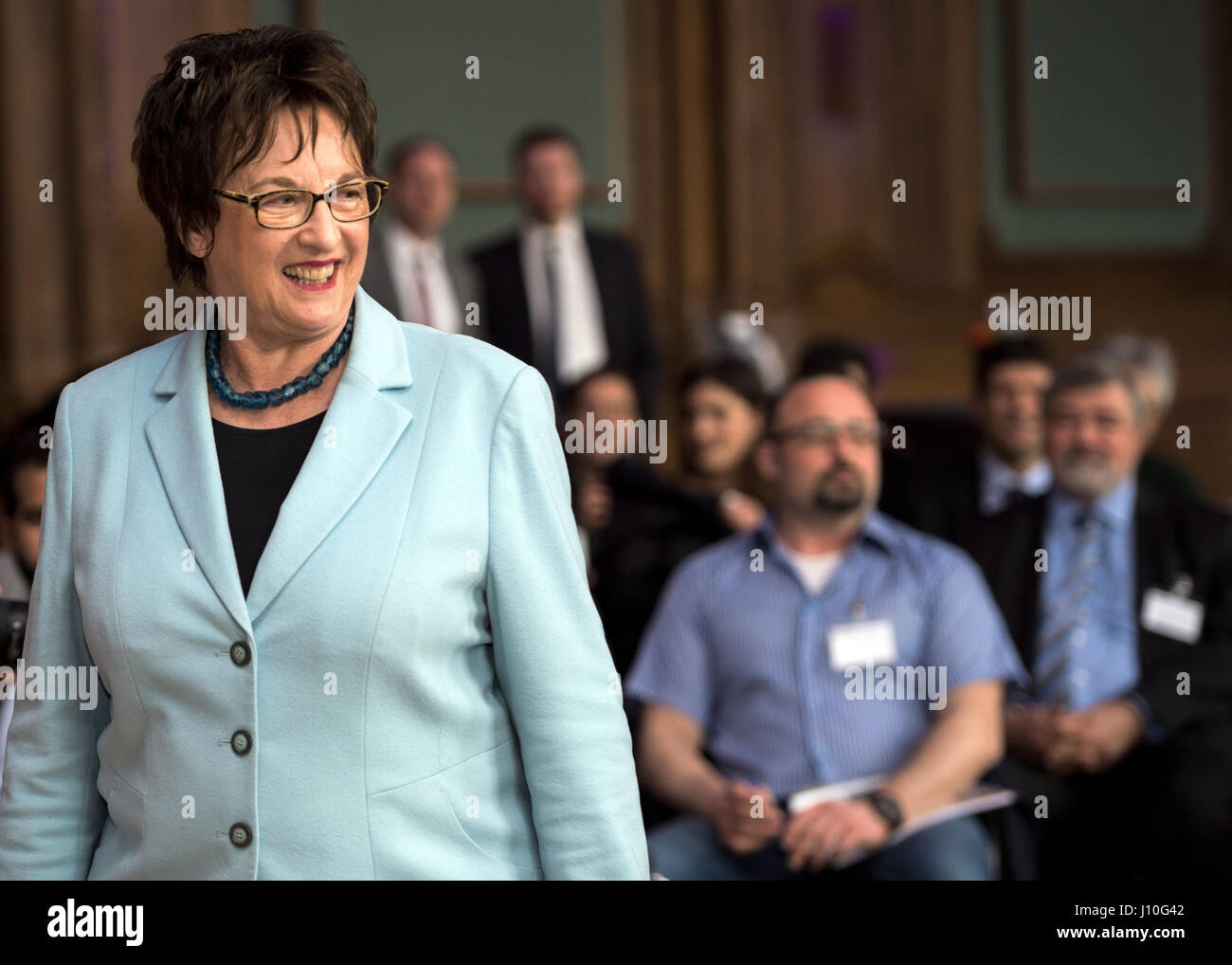 Le ministre fédéral de l'économie, Brigitte Zypries, à l'événement "l'esprit d'entreprise germano-turc - impulsion pour une classe moyenne vital' à Berlin, Allemagne, 10 avril 2017. L'événement a été un dialogue avec les entrepreneurs d'origine turque. Photo : Monika Skolimowska/dpa Banque D'Images