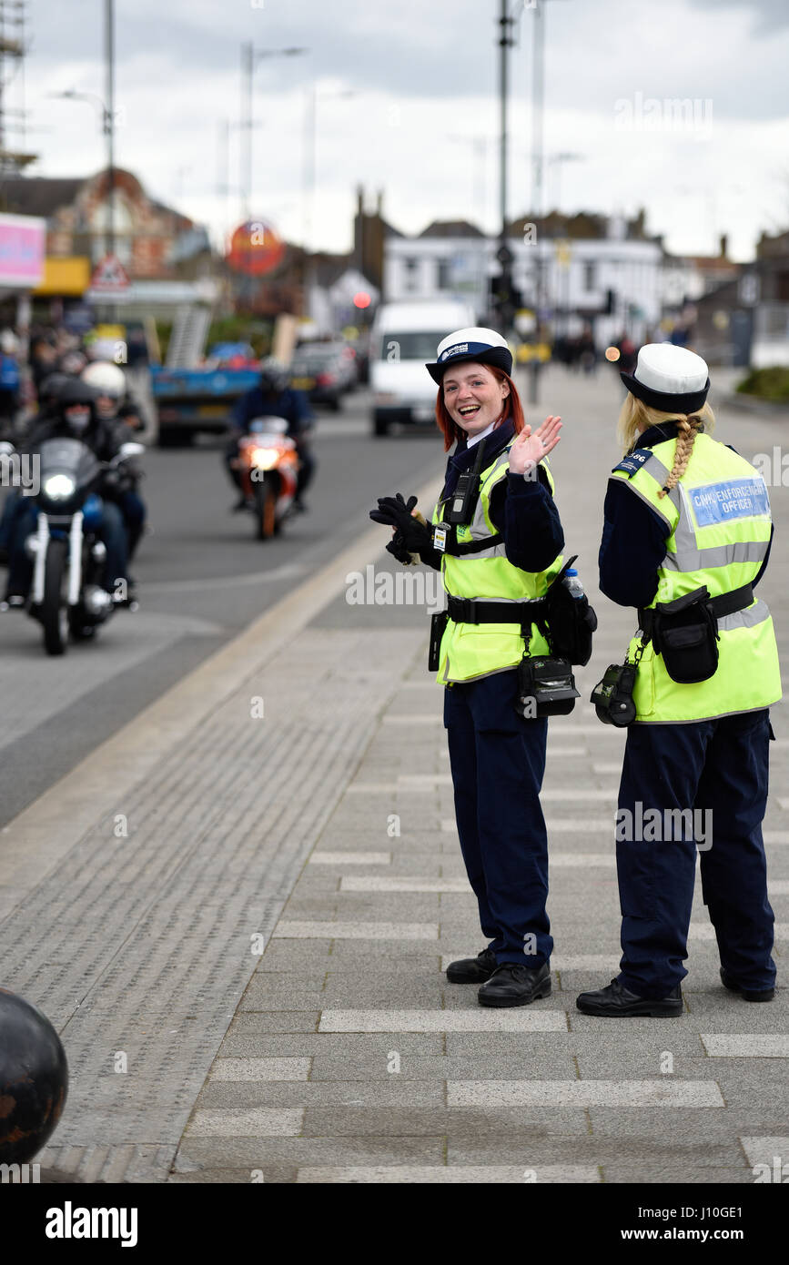 Southend Shakedown.des milliers de motards ont choisi de venir malgré le conseil essayant de les dissuader Banque D'Images