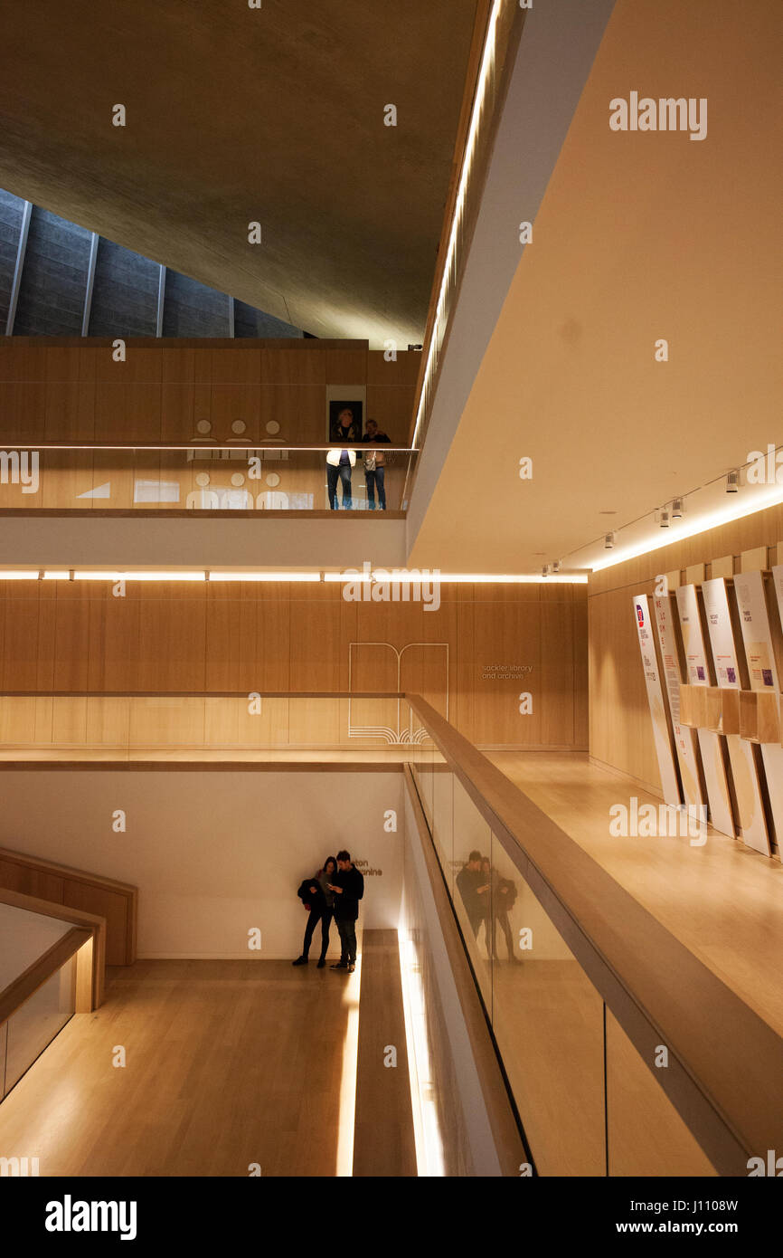 Intérieur du Design Museum, Kensington High Street, London, UK Banque D'Images