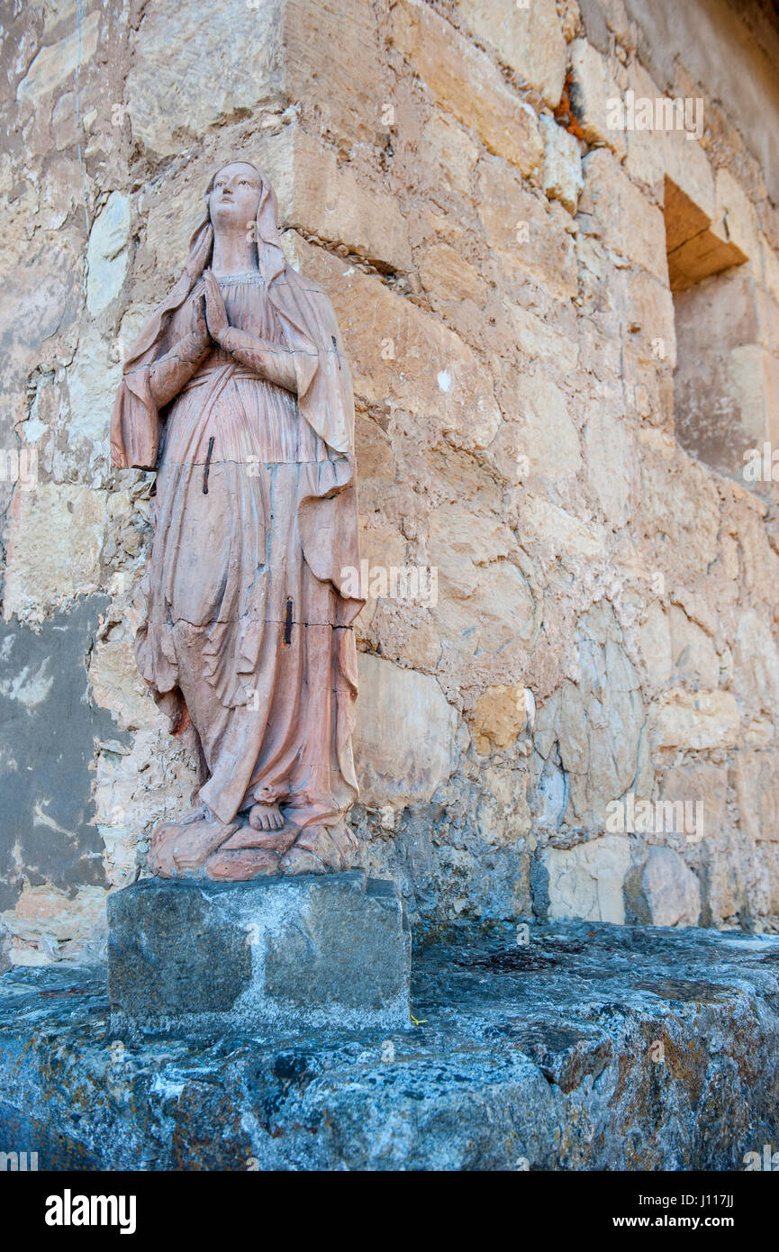 Icônes religieuses, Carmel by the Sea Mission, vue extérieure d'une image, statue de Sainte Marie, Mission San Carlos Borromeo de Carmelo, Californie, États-Unis. Banque D'Images Icônes religieuses, Carmel by the Sea Mission, vue extérieure d'une image, statue de Sainte Marie, Mission San Carlos Borromeo de Carmelo, Californie, États-Unis. Banque D'Images